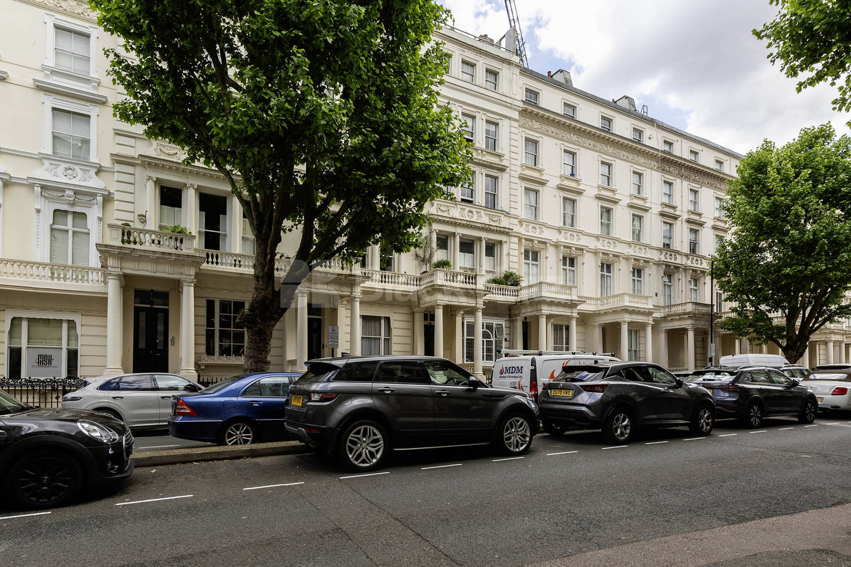 Stunning studio with a mezzanine level sleeping area mins to tube and hyde park Inverness Street, Hyde Park / Bayswater W2